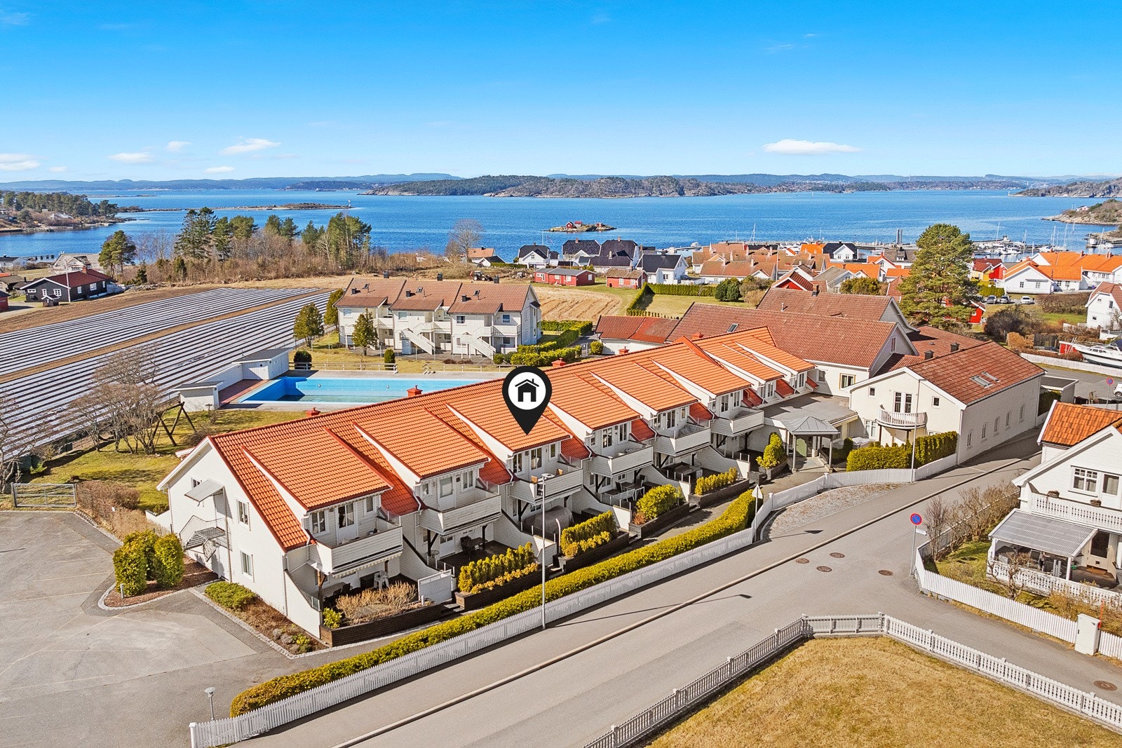 Leiligheten ligger fint til i byggets 2. etasje Galleribilde