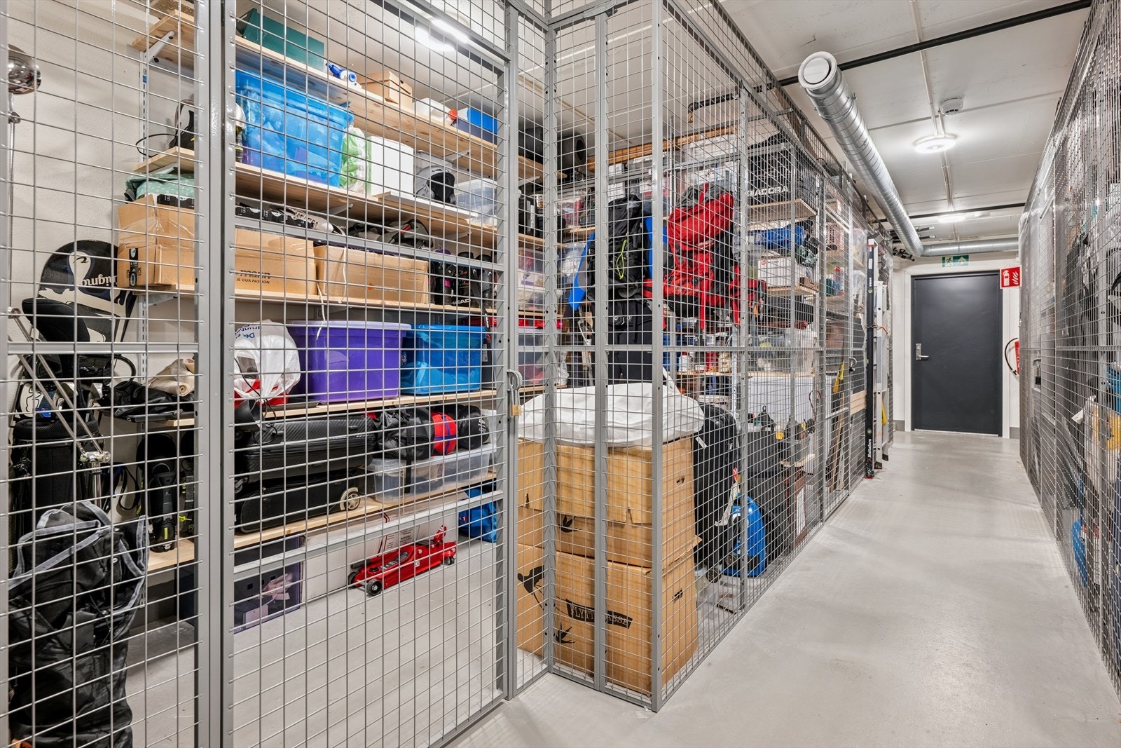 Det medfølger en bod i 1.etasje. Galleribilde