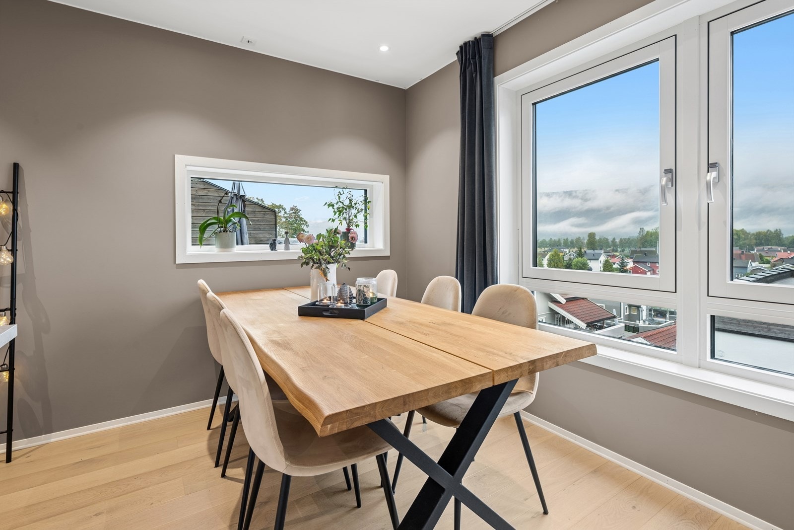 Fine utsiktsforhold fra spiseplassen. Galleribilde