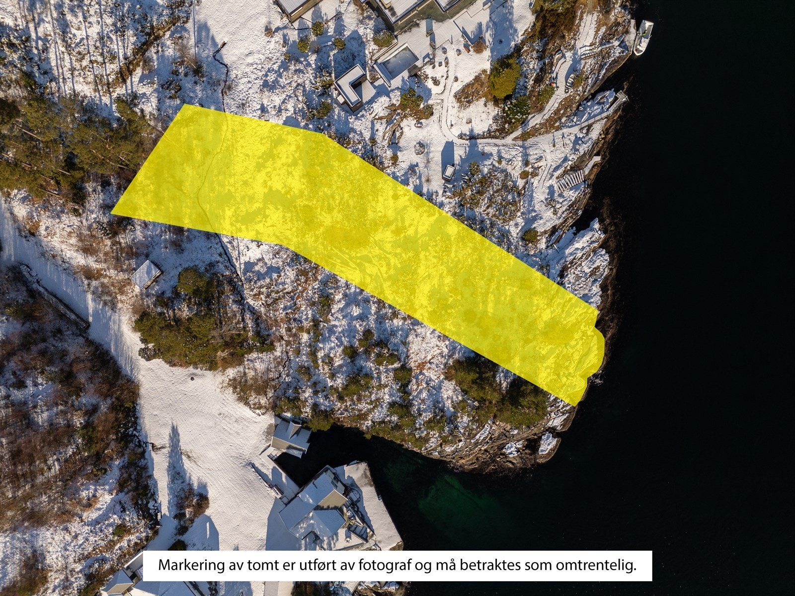 - Tomten måler 2409,7m² - Galleribilde