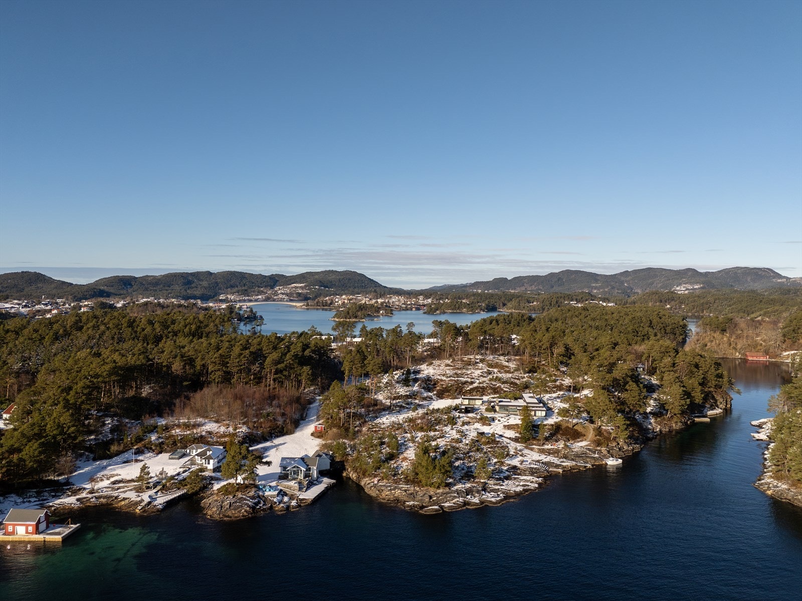 - Her kan man virkelig finne roen med den vakre utsikten og lyden av bølgebrus i bakgrunnen - Galleribilde