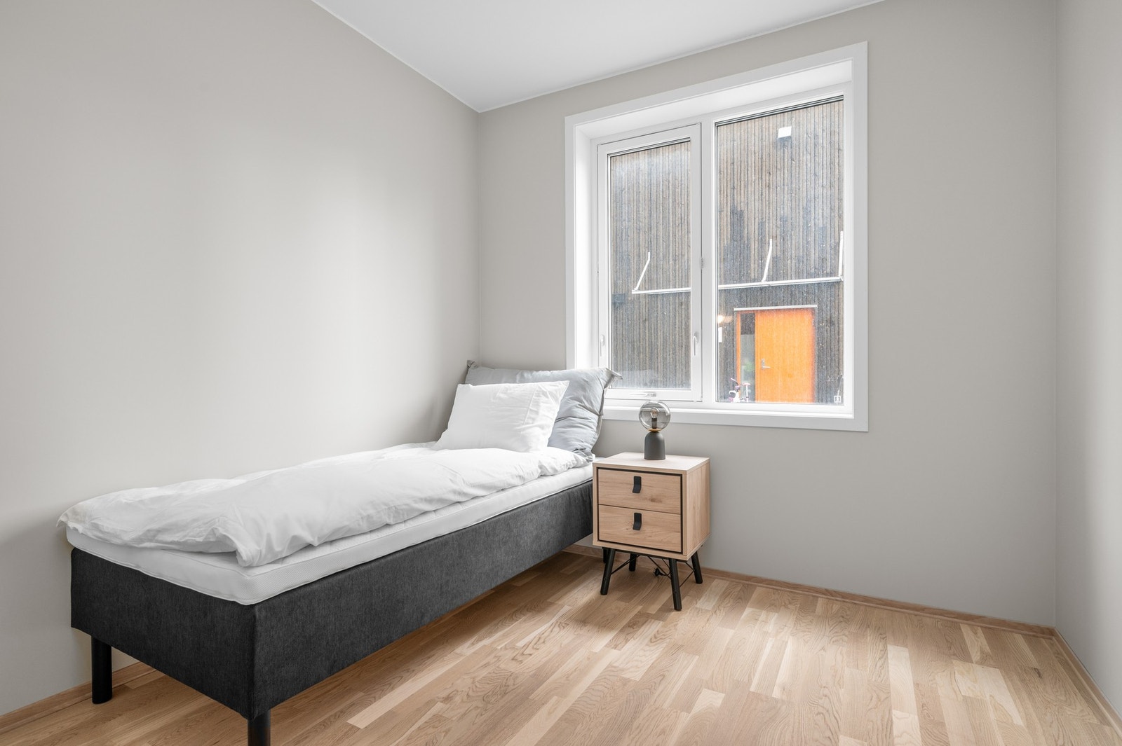 Soverom nr. 2 er på ca. 6,8 kvm. Galleribilde