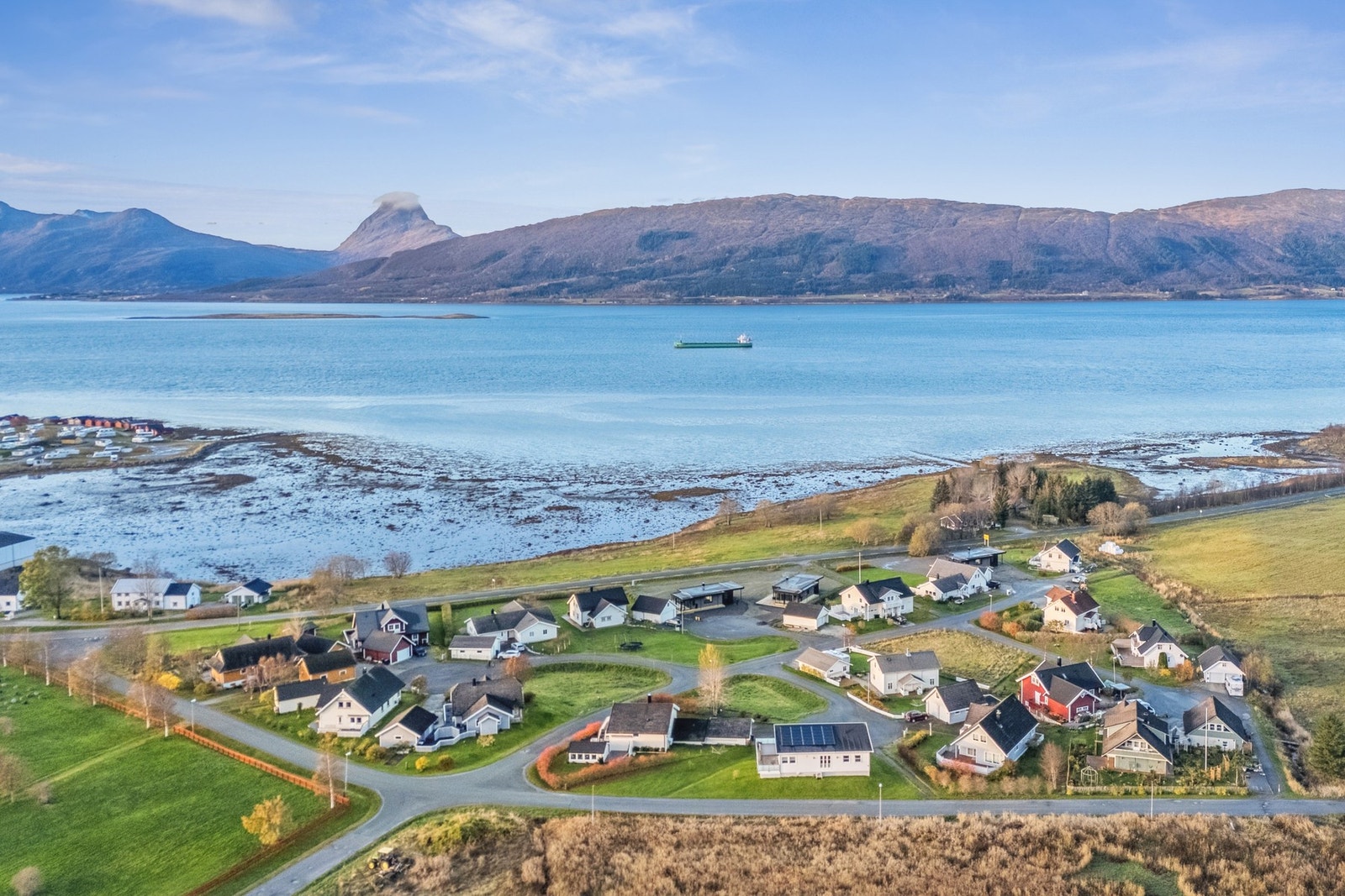 Kort vei til de fleste fasiliteter, skole og barnehager Galleribilde