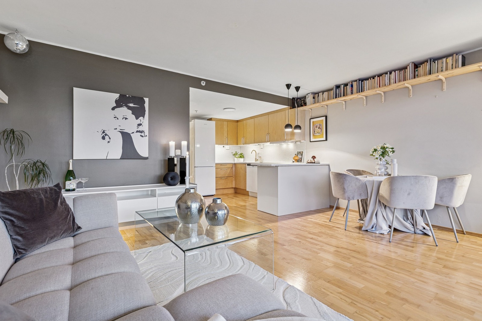 Velkommen til en stilren og fin leilighet. Galleribilde