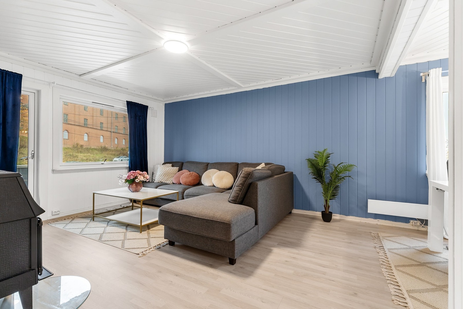 Velkommen til Skogliveien 42 - Presentert av Hossein v. EIE Drammen. For visning og spørsmål kontakt megler 99527446. Galleribilde