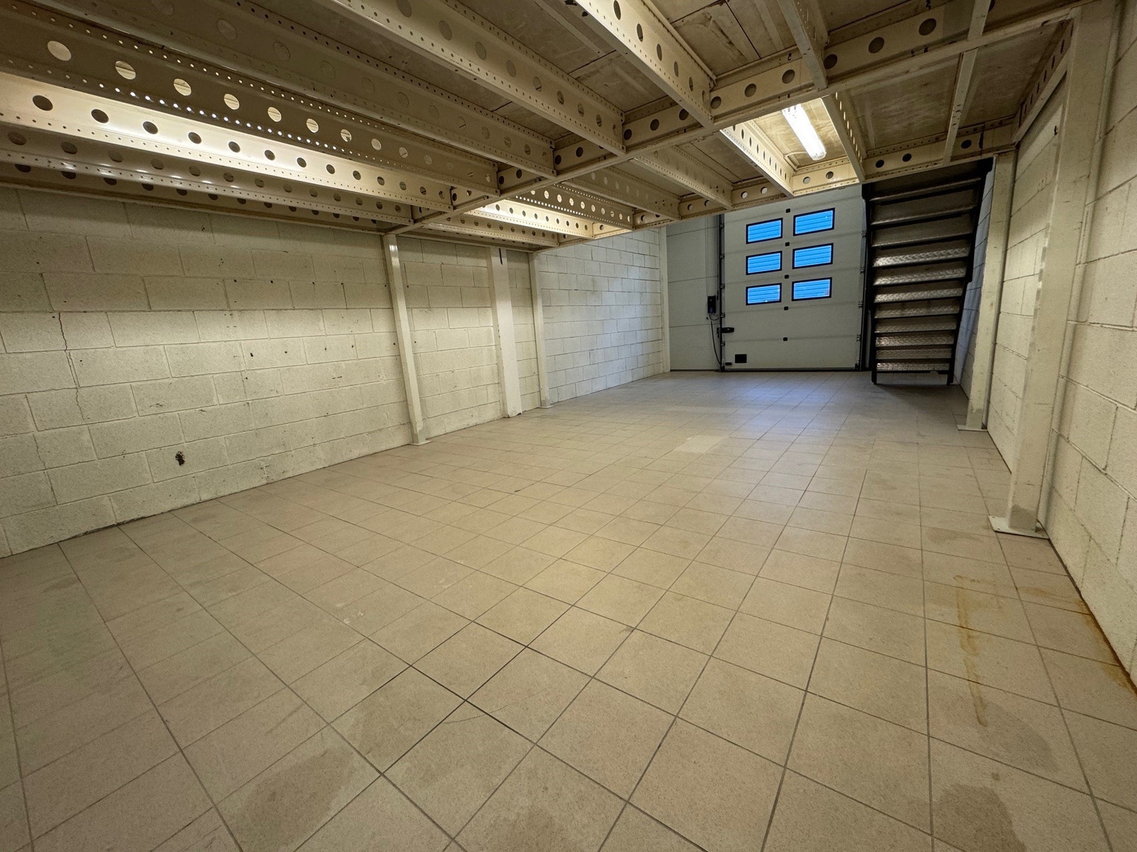 66 kvm lager med egen kjøreport Galleribilde