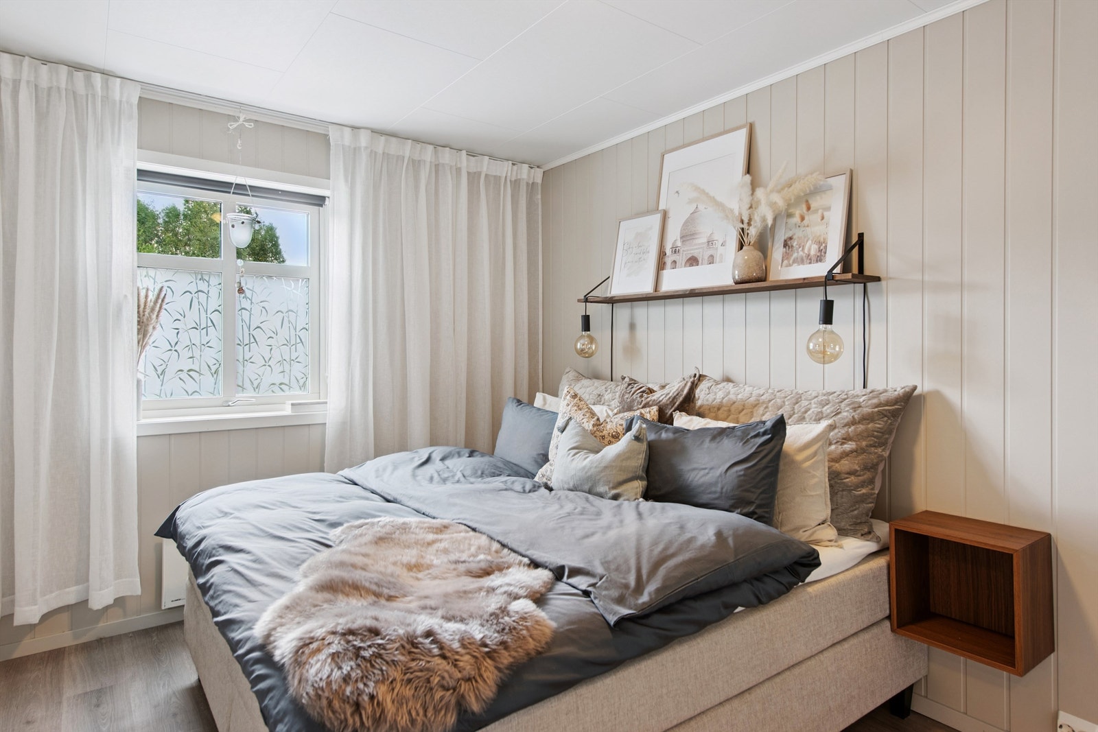 Soverommet egner seg godt som hovedsoverom, barnerom eller kontor, avhengig av behov. Galleribilde