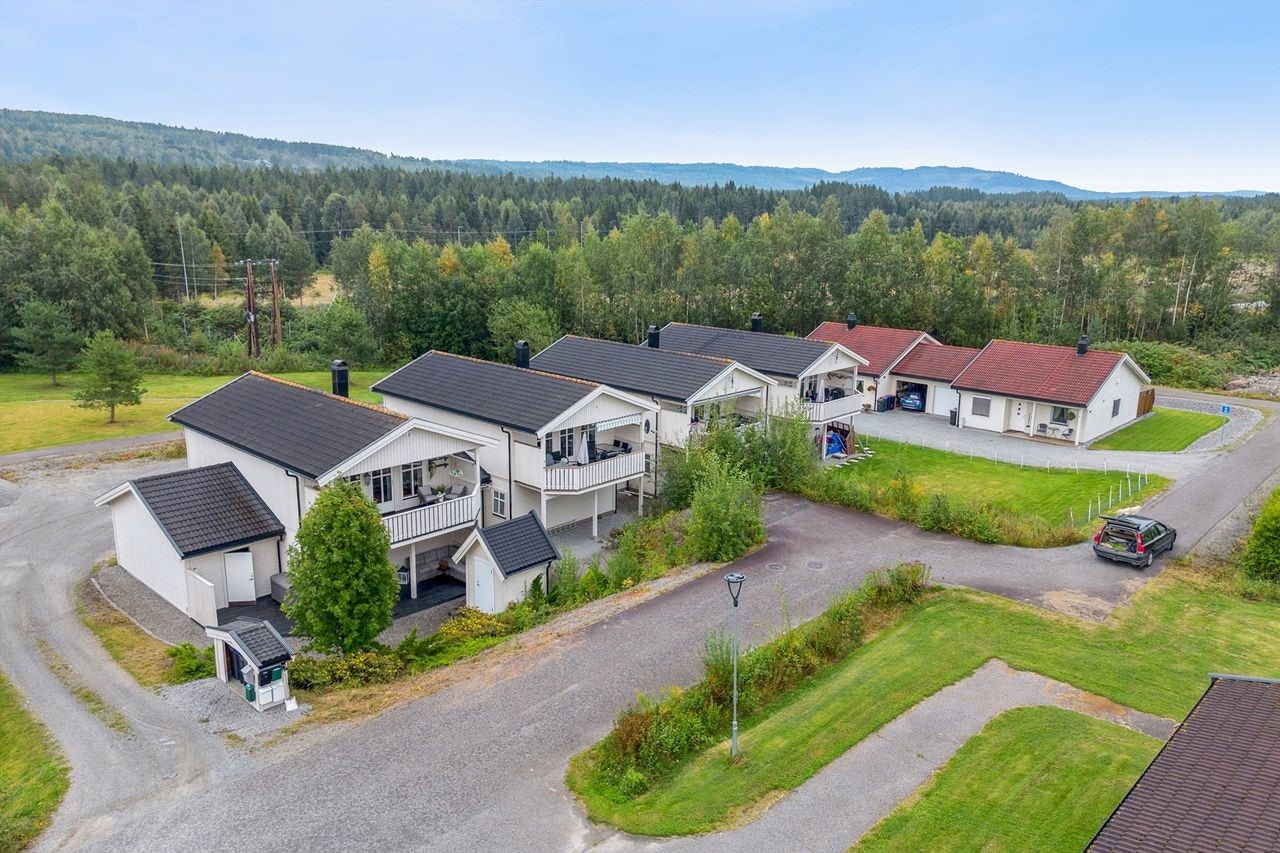 Mågårdvegen 33A ligger sentralt til i Romedal. Galleribilde