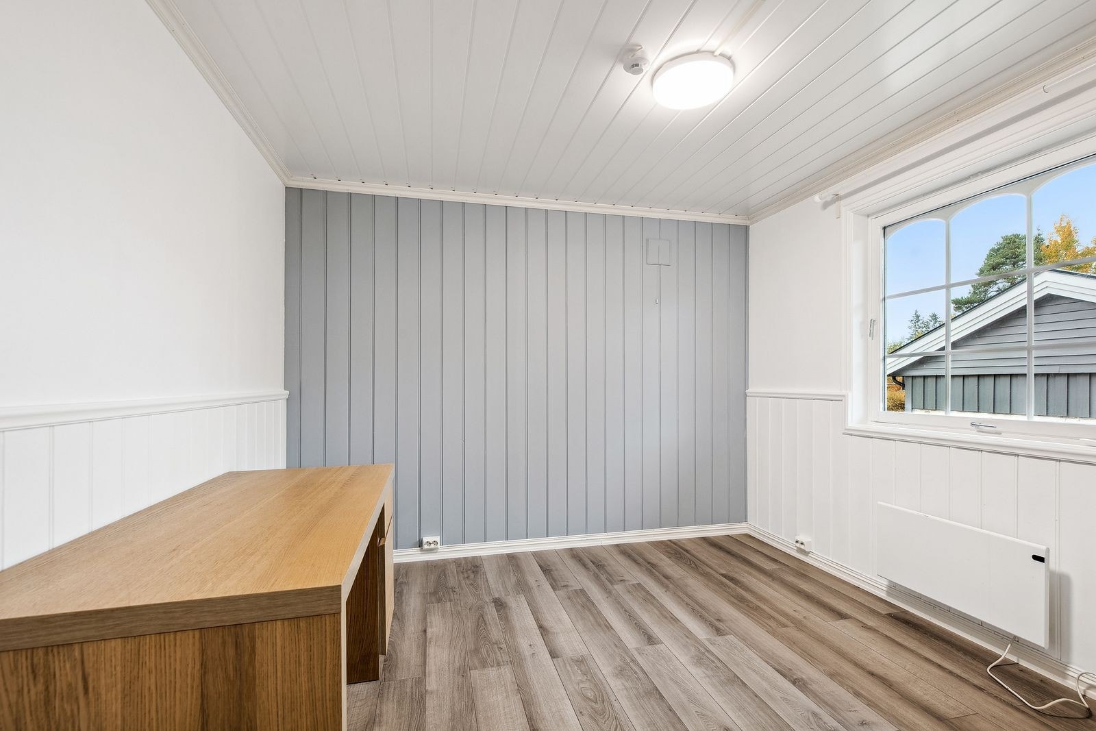 Soverom nr.2 er av god størrelse og kan fint brukes som barnerom ,gjesterom eller kontor. Galleribilde