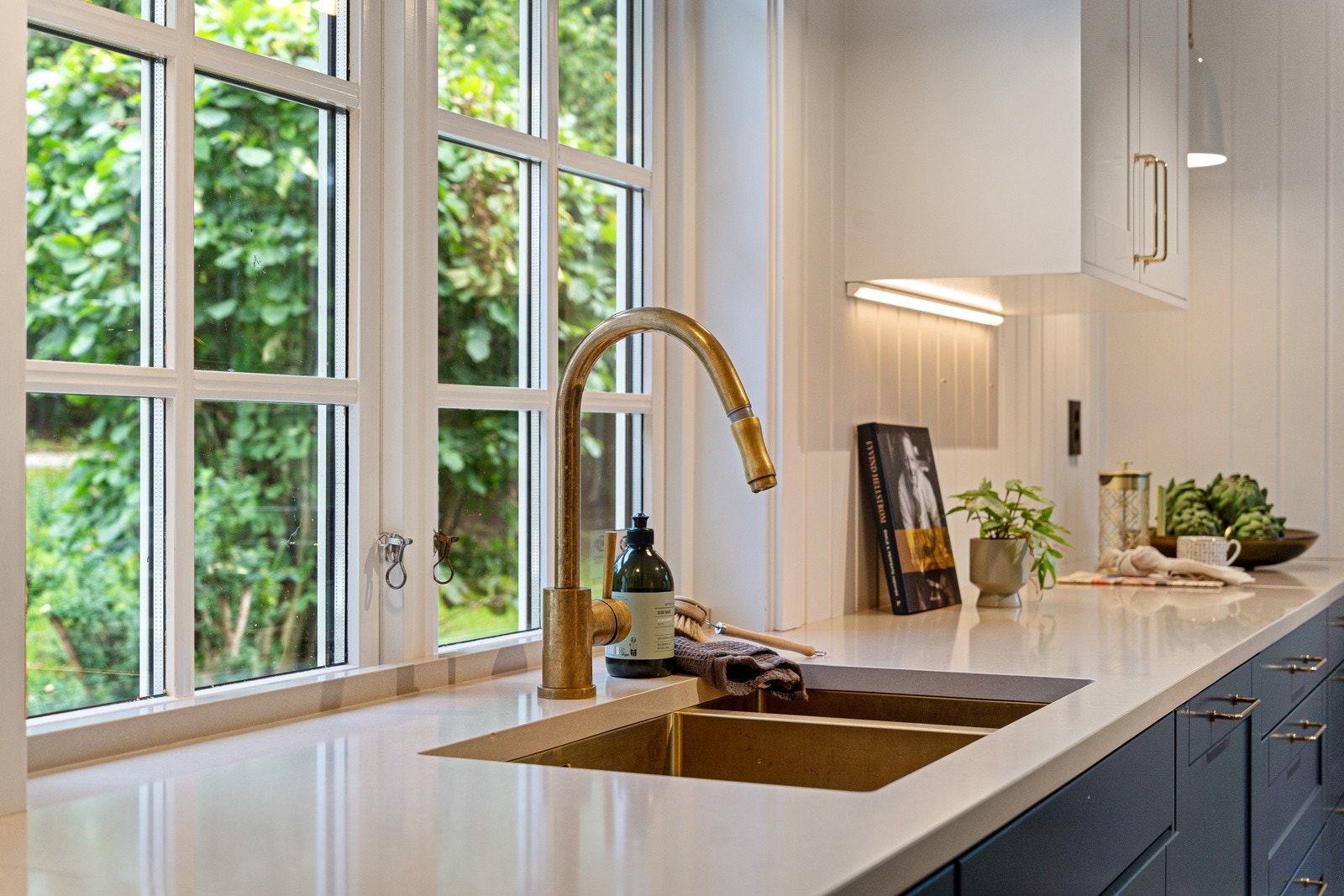 Benkeplate i kompositt sten Silestone Galleribilde