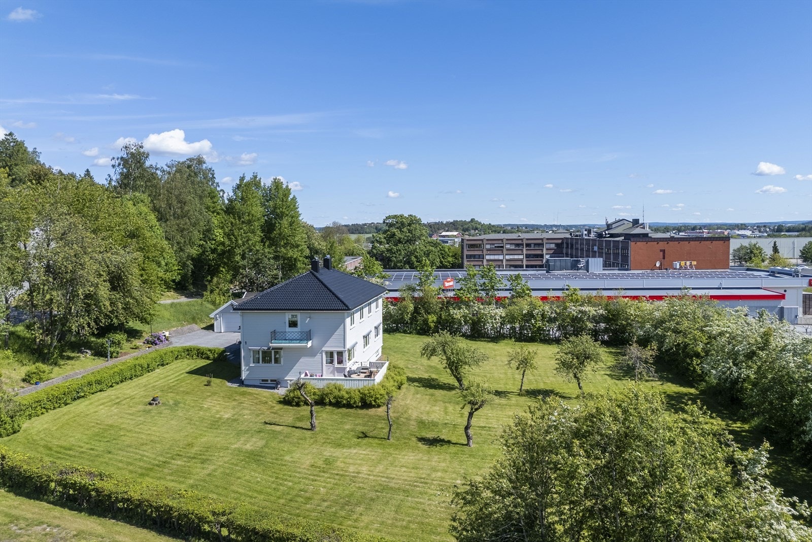 Stor tomt på 2 724 m² Galleribilde