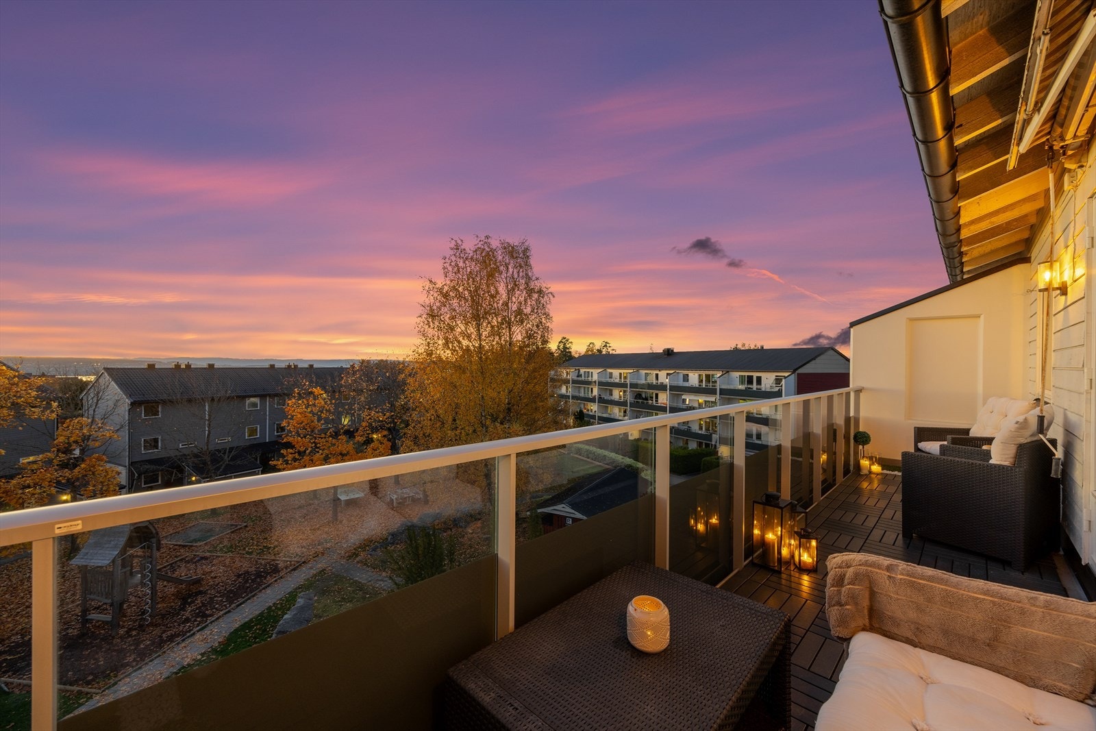 Utsikten fra balkongen gir en følelse av åpenhet og ro. Galleribilde