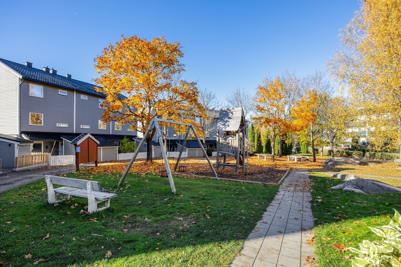 Området har et godt utbygd tilbud for barn, med lekeplasser på fellesarealene. Galleribilde