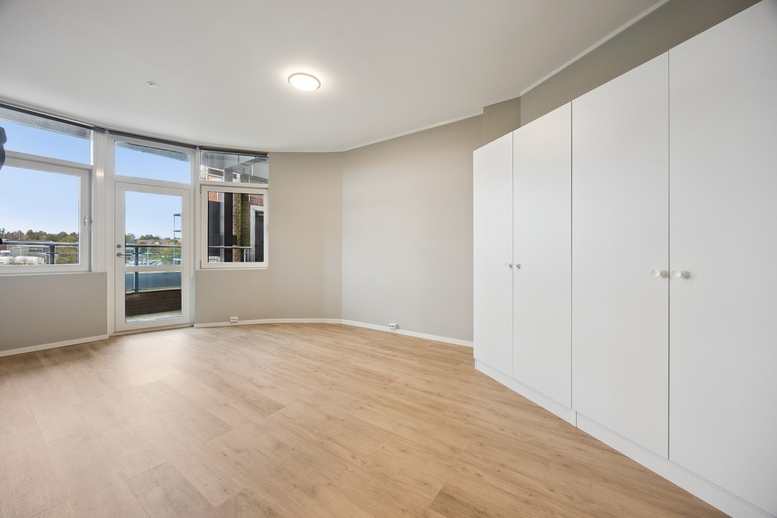 Fra soverommet er det utgang til balkong Galleribilde