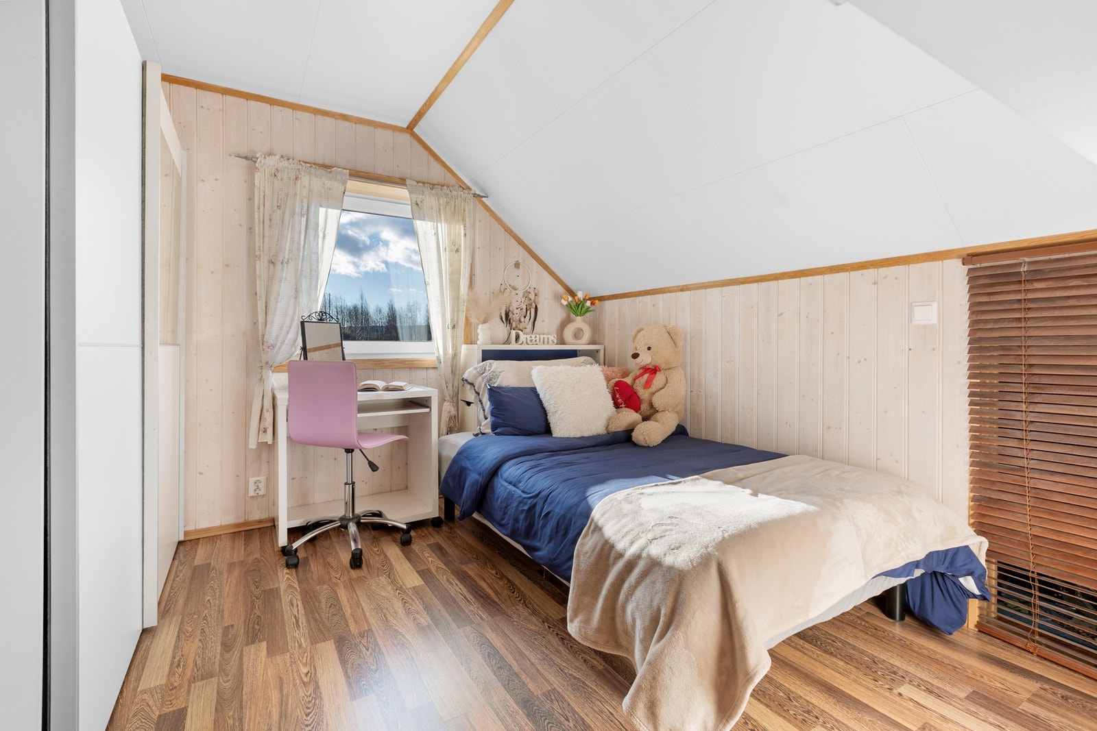 Soverom 1 i 2. etasje. Galleribilde