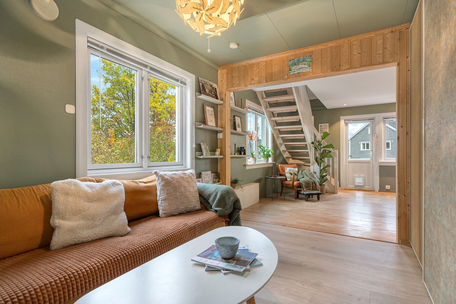 Innbydende leilighet over to plan med god planløsning og gjennomgående lyse flater Galleribilde