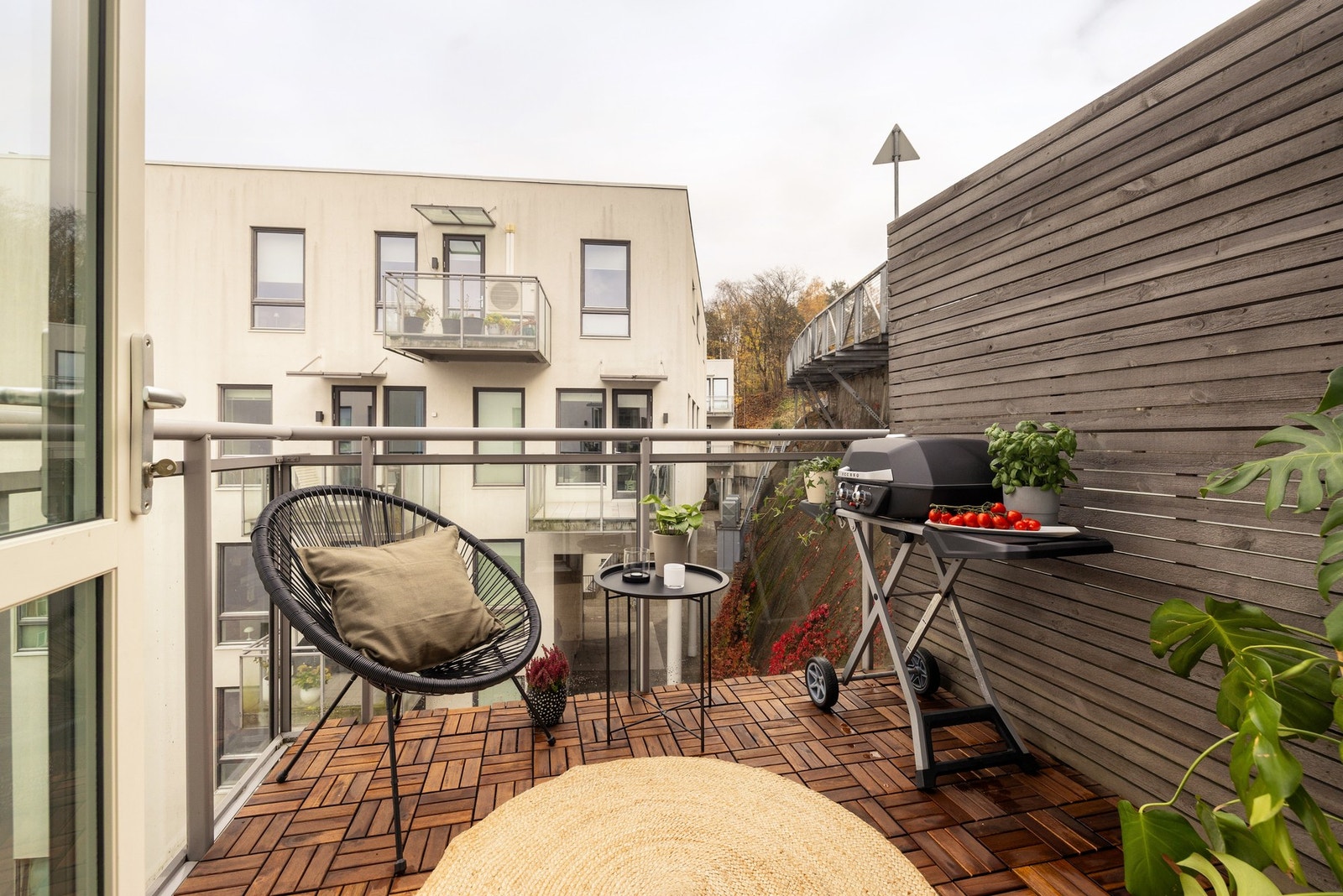 På balkongen tilknyttet hovedsoverommet kan du nyte morgensolen. Galleribilde