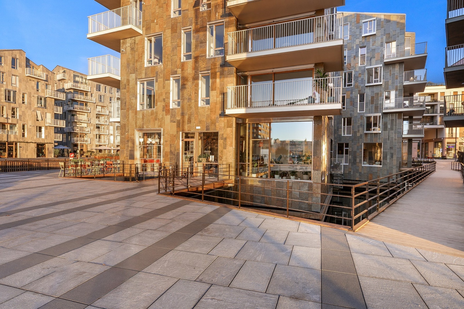 Vannkunsten Syd - et av Oslos mest særegne boligprosjekter, midt i fjordbyen Bjørvika. Galleribilde