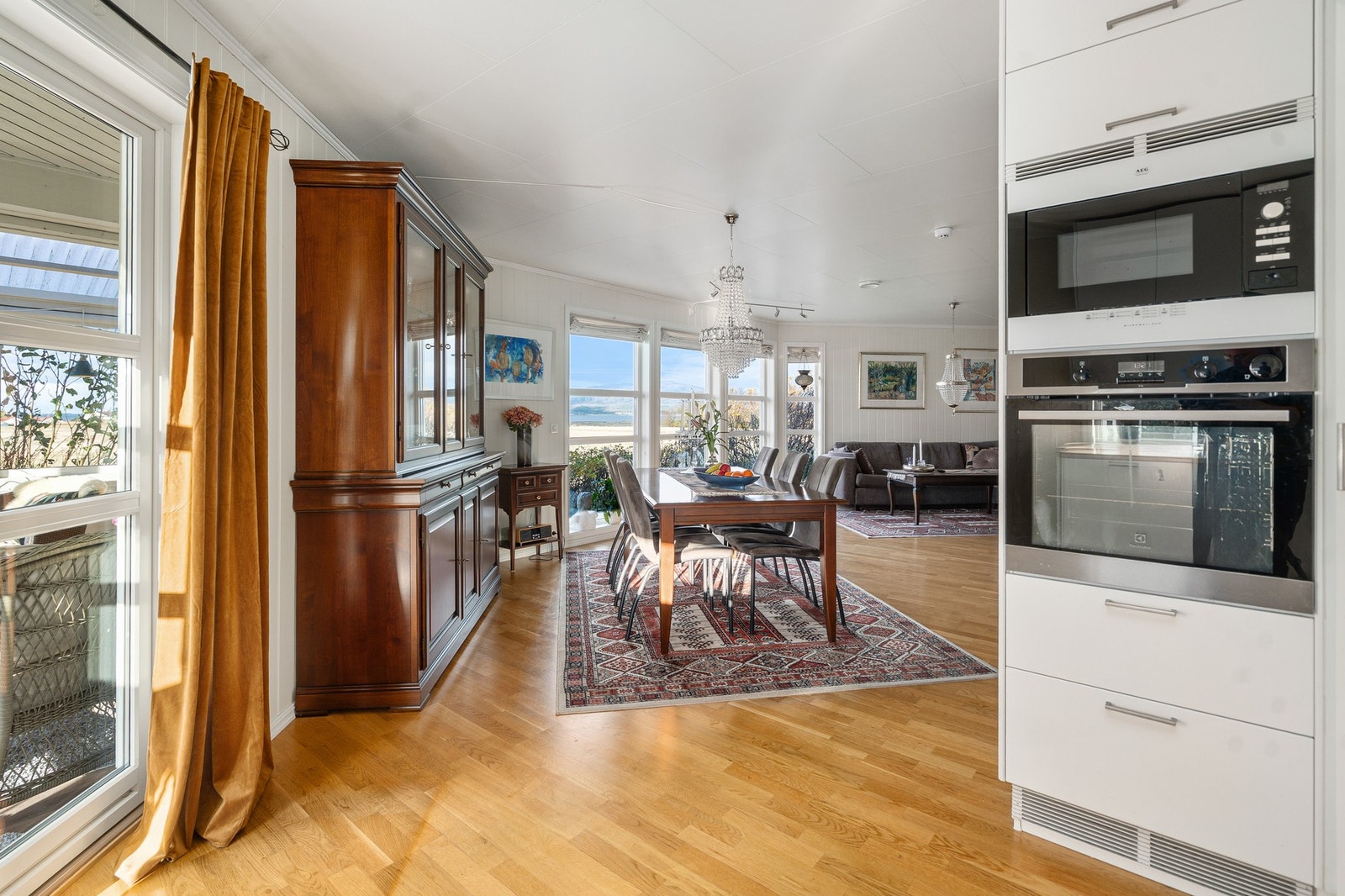 Åpen løsning mot stue. Galleribilde