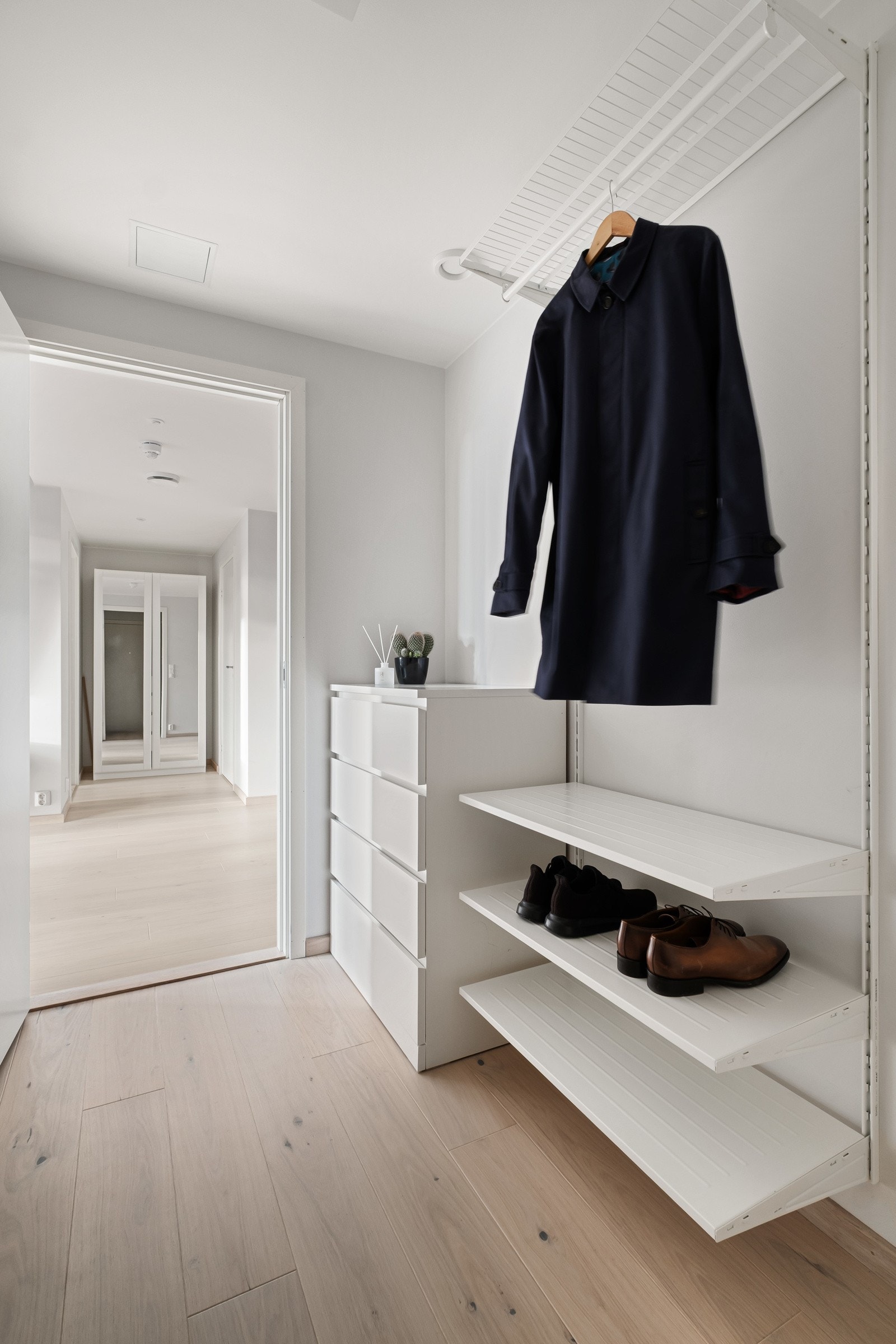 Flott entré med plass til ytterbekledning. Galleribilde