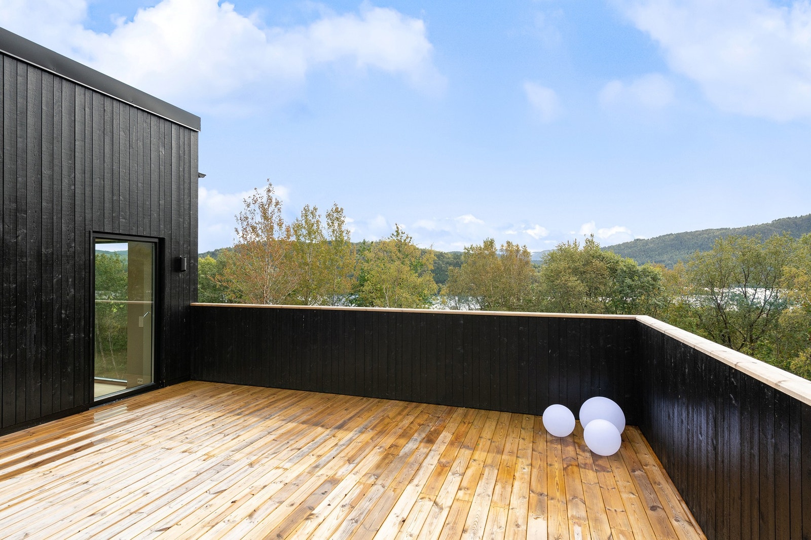 Her kan du nyte gode solforhold og flott utsikt Galleribilde