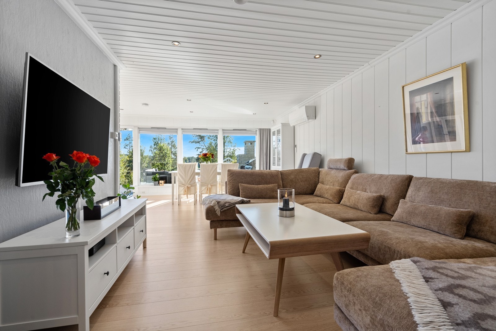 Stor sofakrok med plass til hele familien. Galleribilde