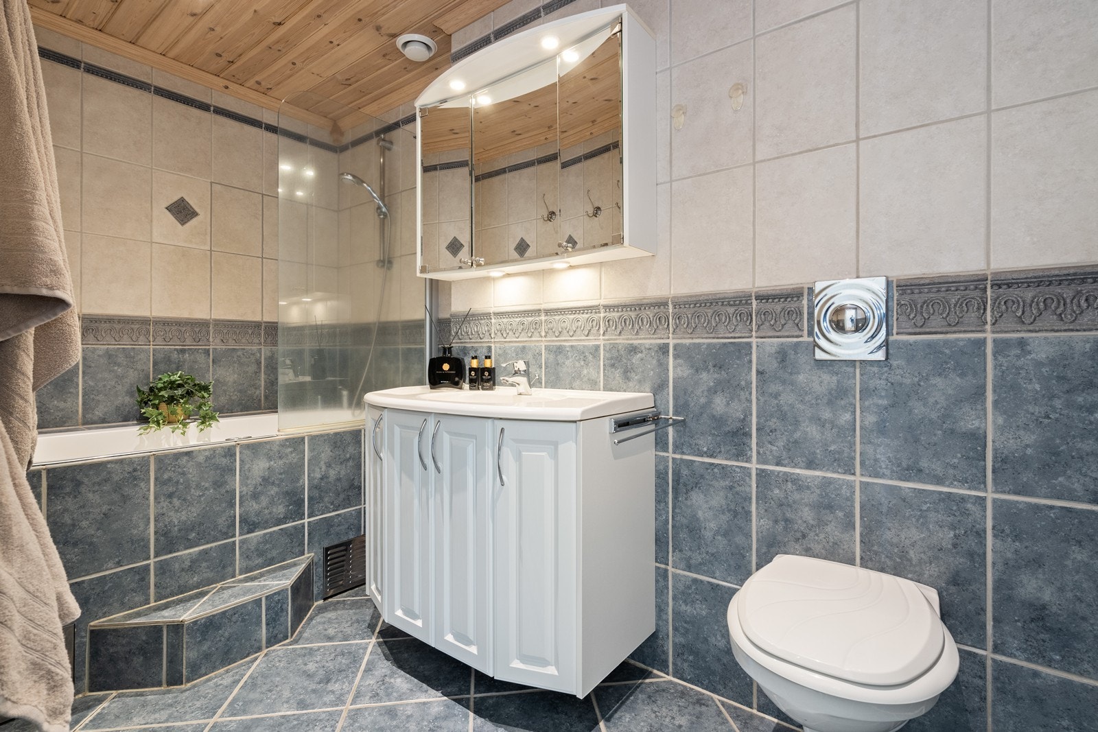 Bad nr.2 med ukjent høy alder, antatt starten av 1990-tallet. Galleribilde