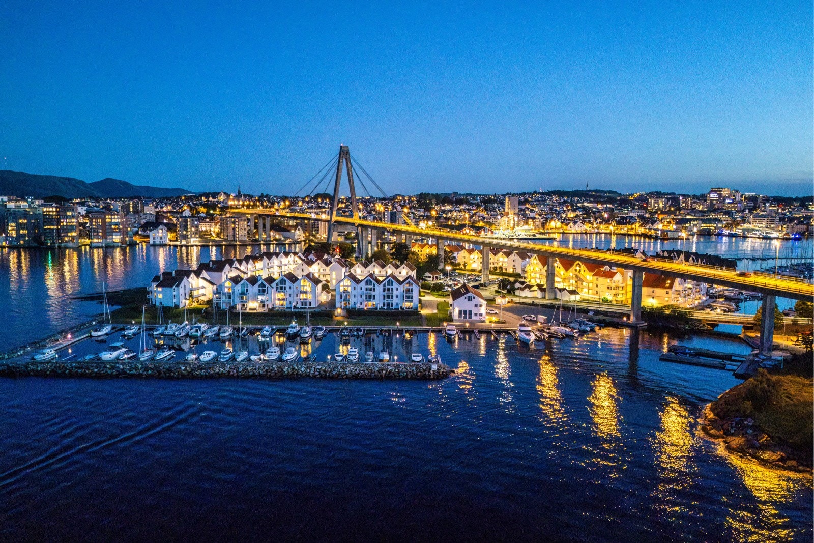Buss og sykkelveier gjør det enkelt å komme seg til Stavanger sentrum på få minutter. Galleribilde