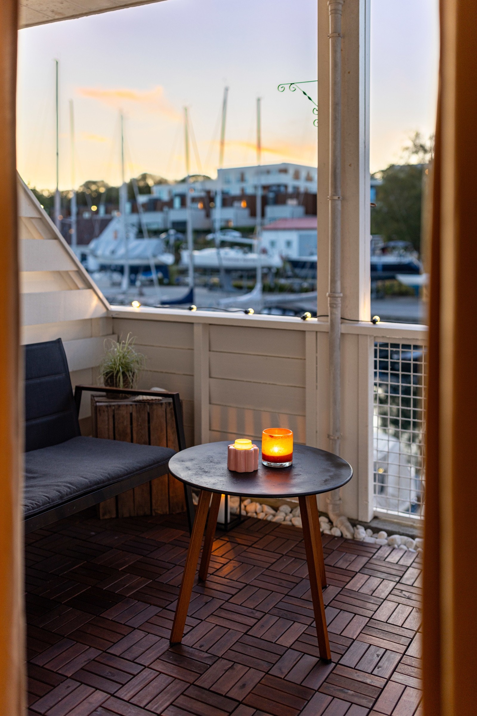 Balkong ligger nordvest hvor man får herlig ettermiddags-og kveldssol. Perfekt for deg som ønsker å nyte solnedgangen. Galleribilde