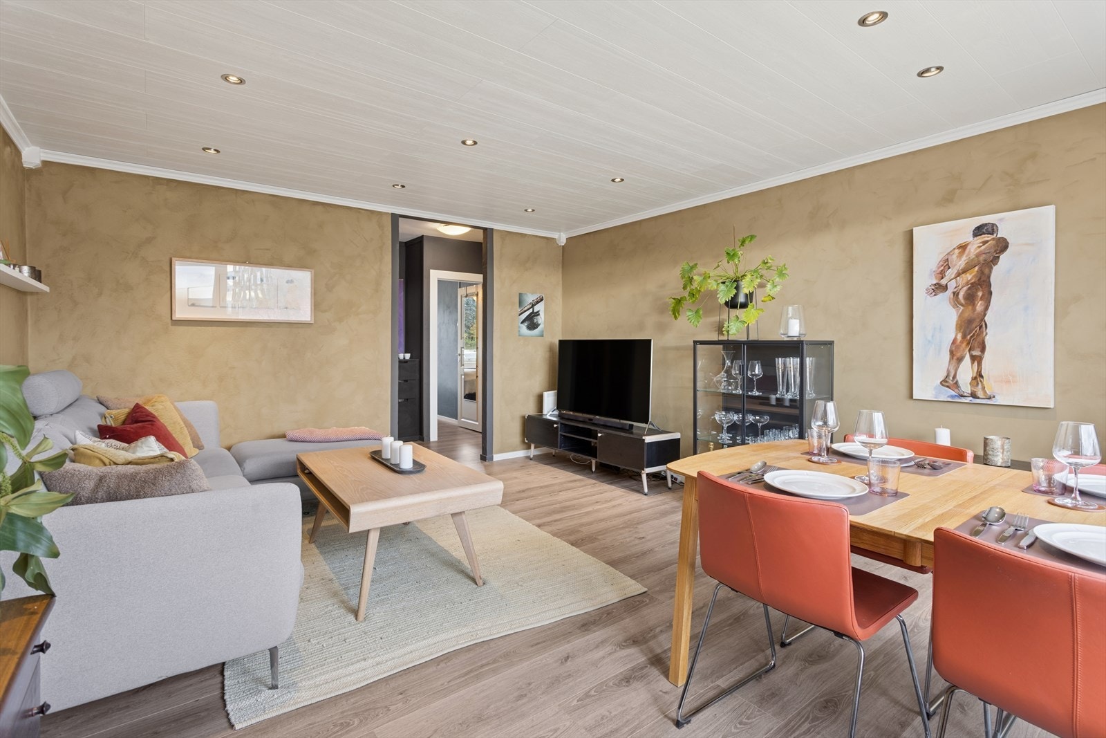 Stor stueavdeling med god møbleringsfrihet. Galleribilde