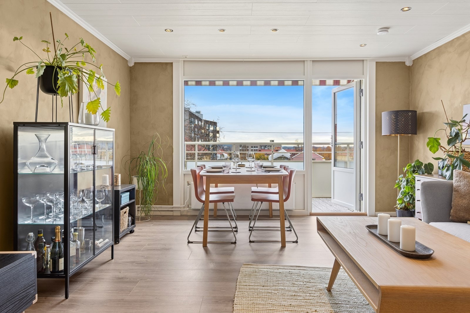 I 2024 ble det montert nye vinduer og balkongdør i regi av borettslaget, samtidig som fasaden ble etterisolert. Galleribilde