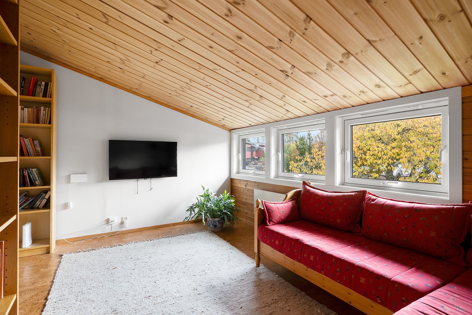 I 2.etasje er det fire soverom med god plass til seng og garderobe. Soverom 1 blir i dag benyttet som loftstue. Galleribilde