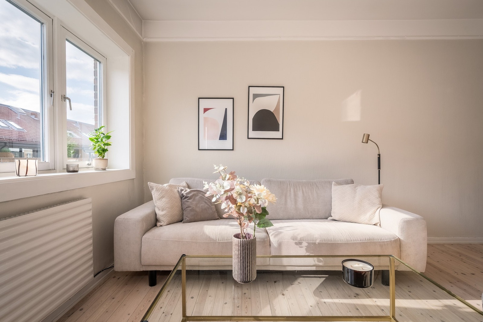 Takhøyden er målt opp til 2,61m i stuen. Galleribilde