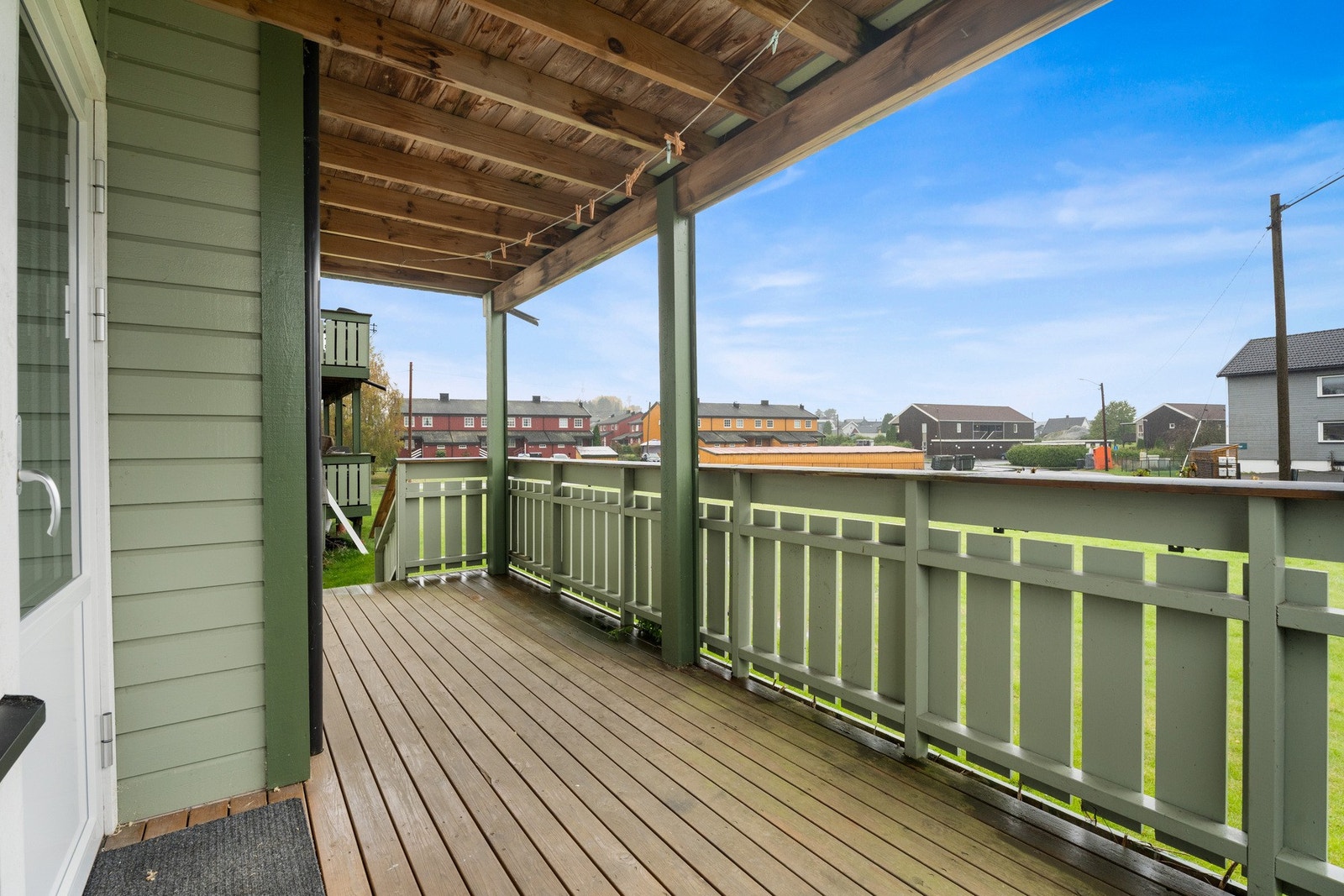 Terrasse på 12 kvm vendt mot vest. Galleribilde