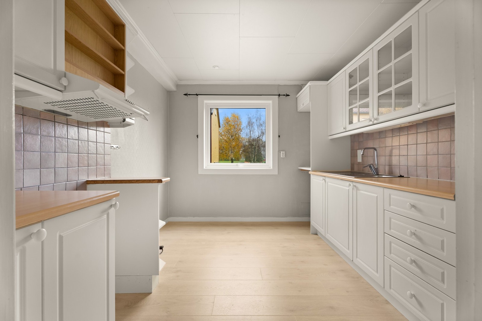 Her er det godt med benk- og skapplass. Galleribilde