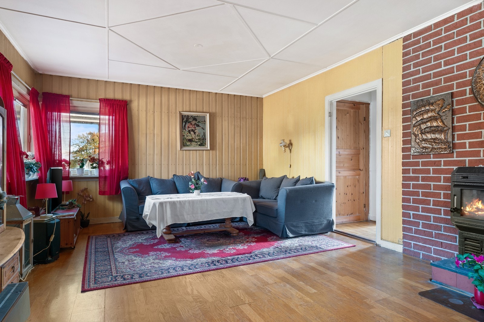 2.etg, denne leiligheten er idag utleid, og leieforhold medfølger om ønskelig. Galleribilde