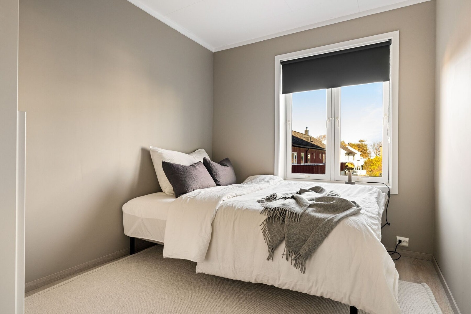 Det andre soverommet måler 7,1 m². Rommet har flere bruksmuligheter eks. hjemmekontor, barnerom, gjesterom etc. Galleribilde