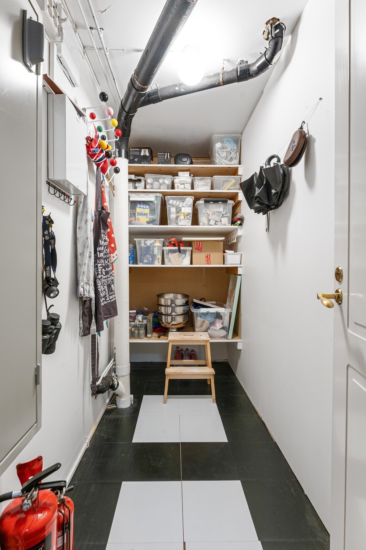 Bod med gode oppbevaringsmuligheter. Galleribilde