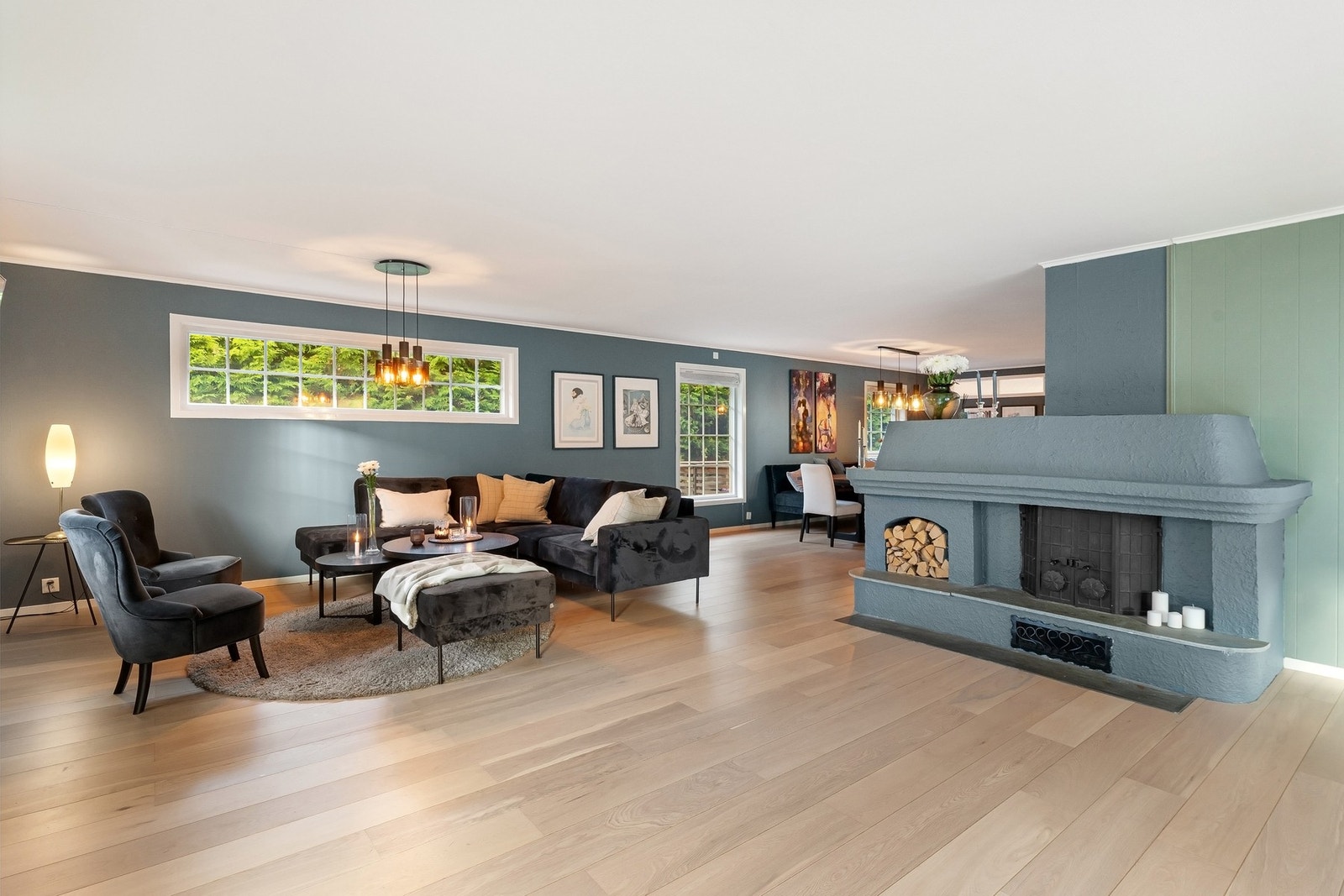 Svært god planløsning og godt med luft mellom de ulike sonene. Galleribilde