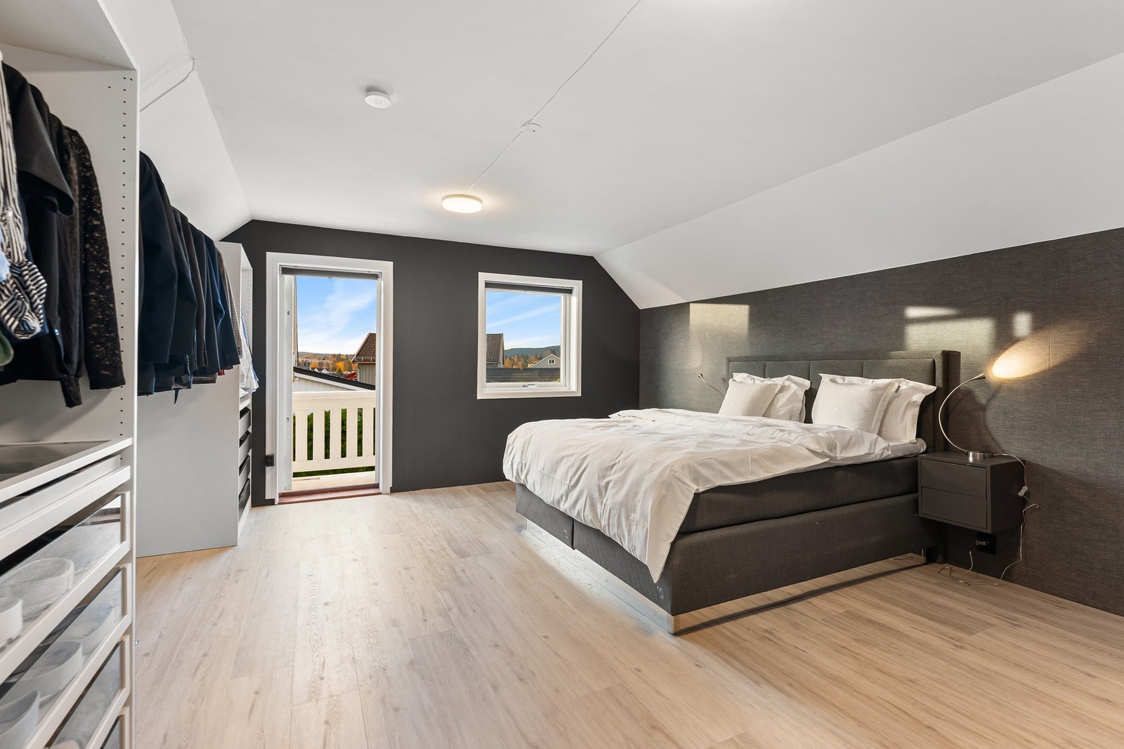 Hovedsoverom. Alle soverommene er av svært god størrelse. Galleribilde
