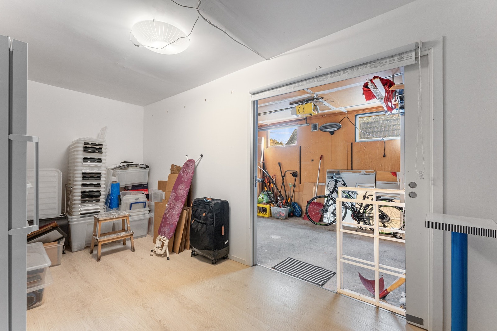 Skyvedør mellom rommene for å definere de ulike sonene. Galleribilde