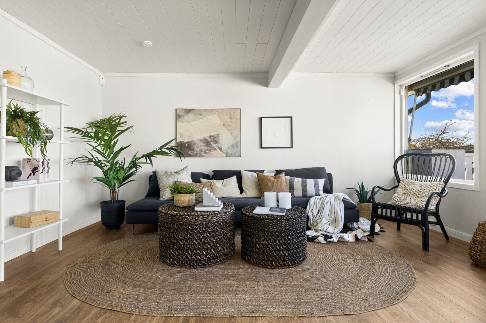 Stuen har fine møbleringsmuligheter. Galleribilde