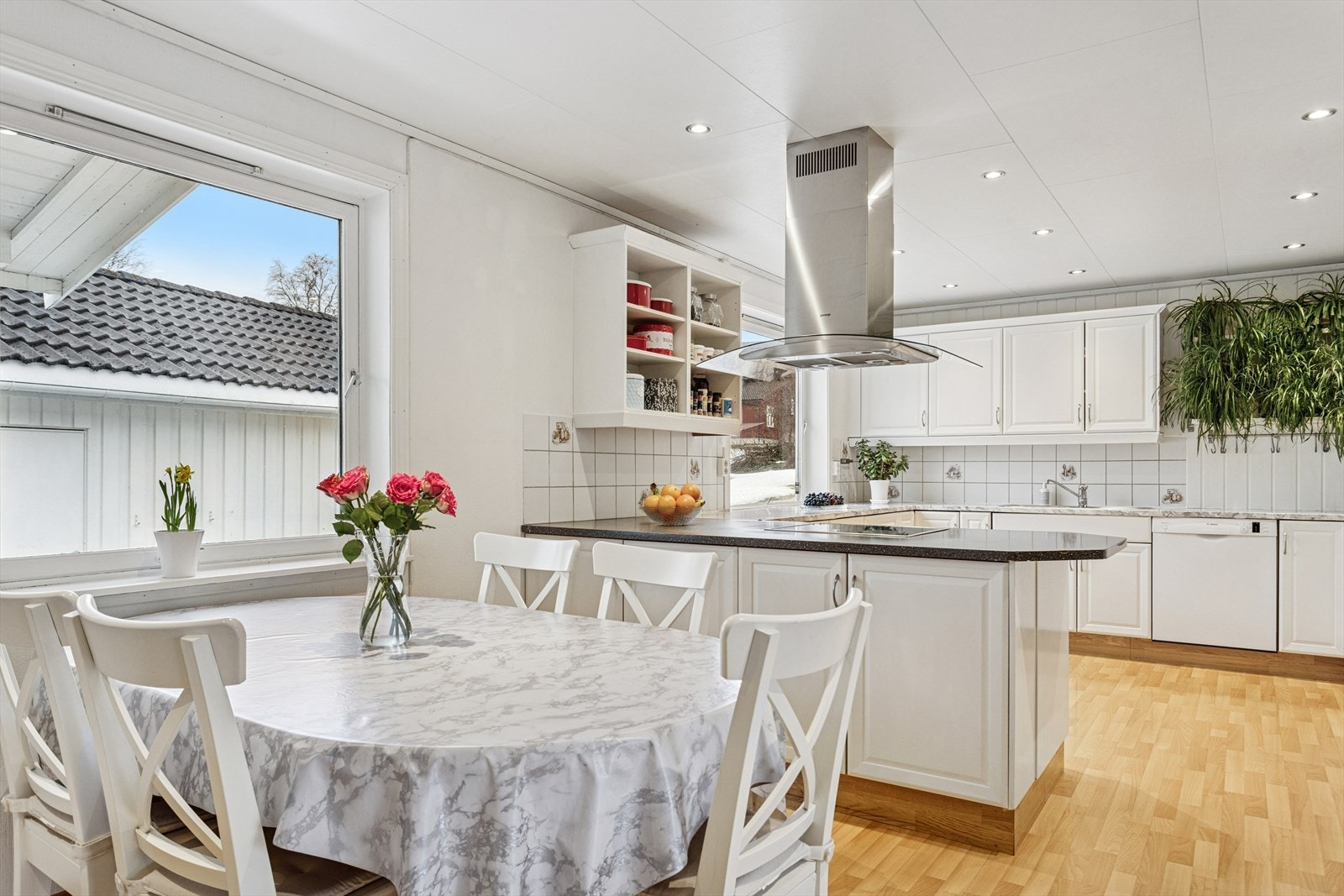 Også her har man god plass til spisebord. Galleribilde