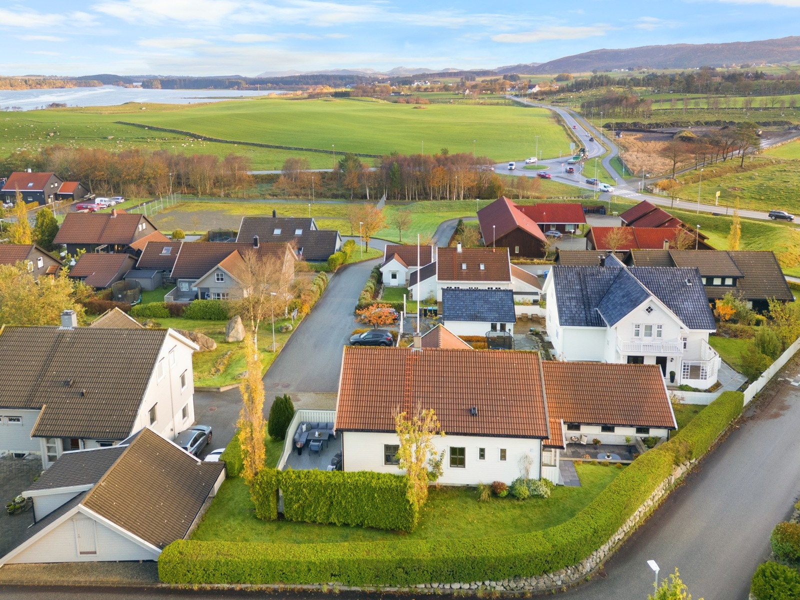 Fra boligen er det kort avstand til et rikt tilbud av gode skole- og barnehagetilbud. Galleribilde