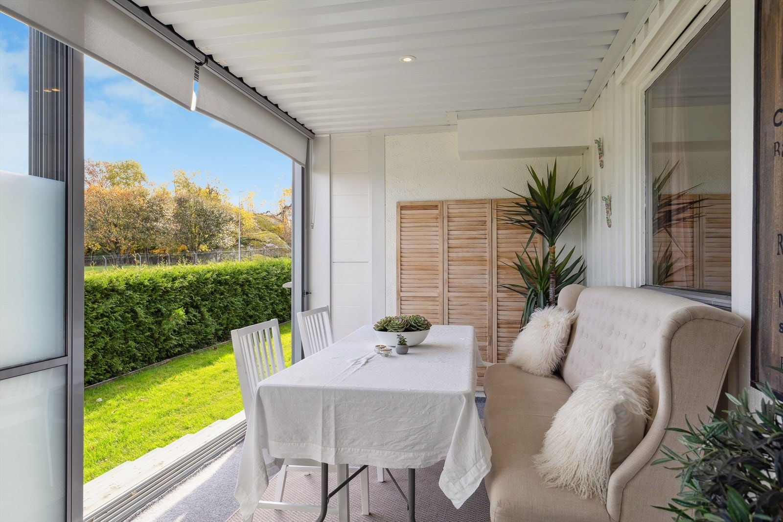 Stor innglasset balkong på ca. 18 kvm. Galleribilde