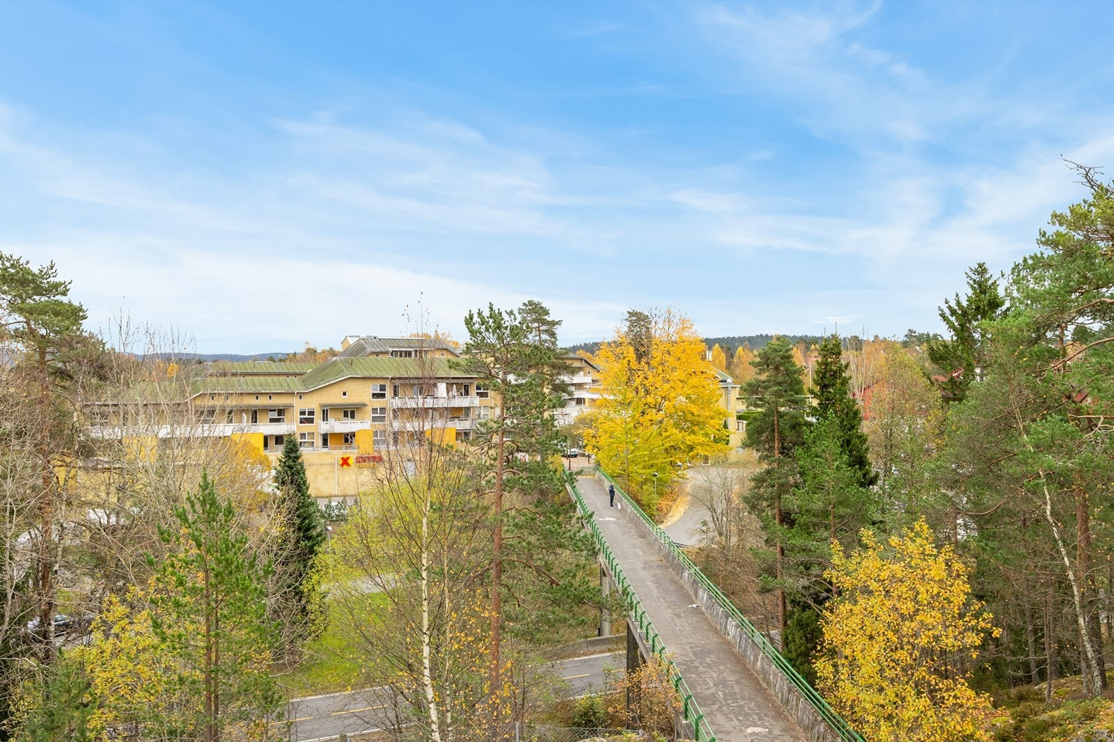 Leiligheten befinner seg blant naturskjønne områder. Galleribilde