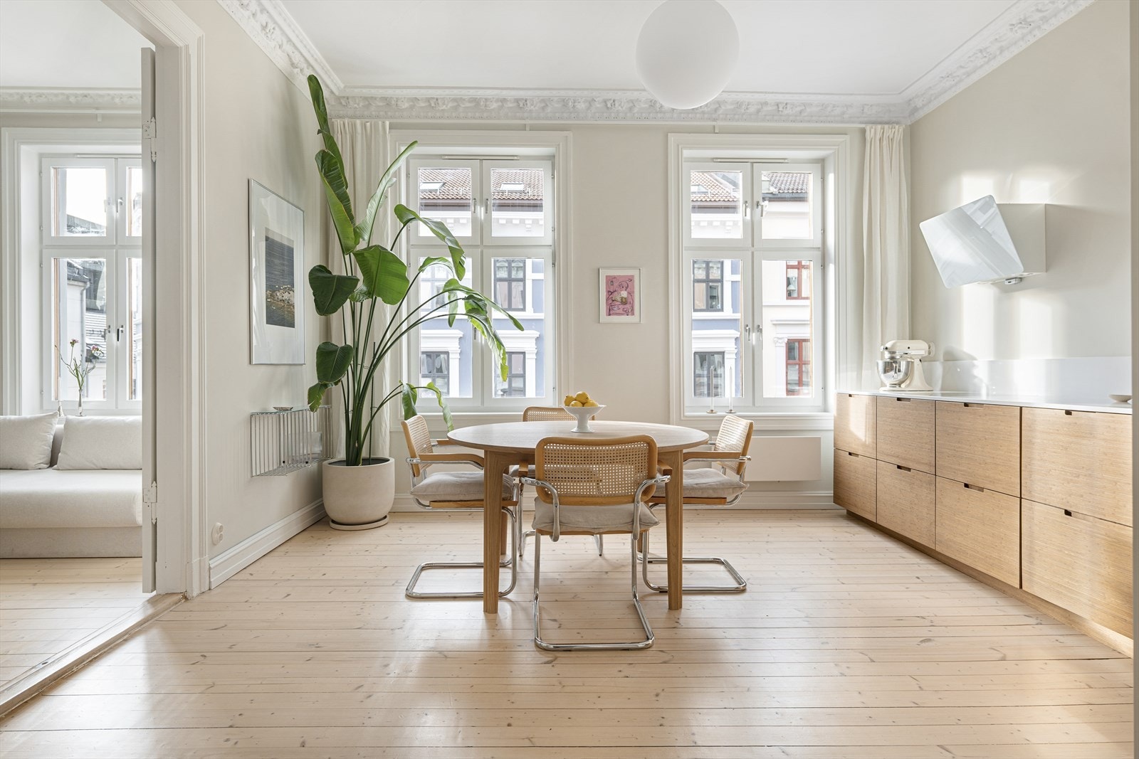 Simon Barood (467 97 302) v/DNB Eiendom har gleden av å presentere Helgesens gate 8B! Galleribilde