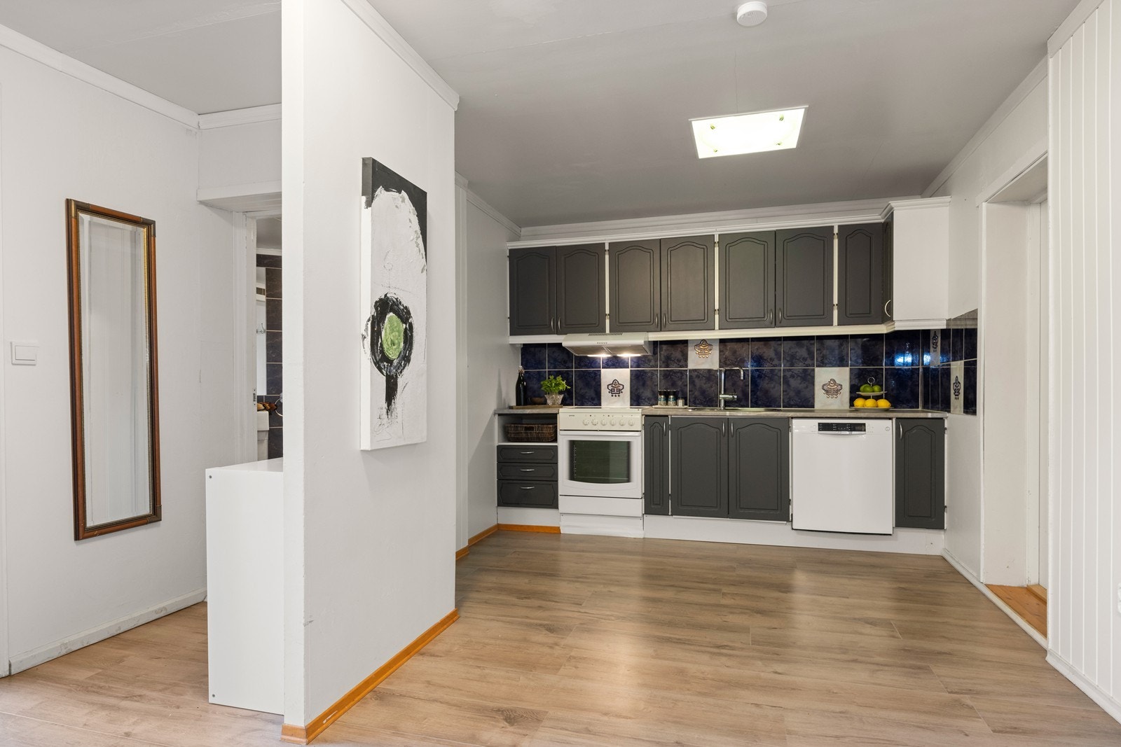 Kjøkken i 1. etasje er fra 2010 Galleribilde