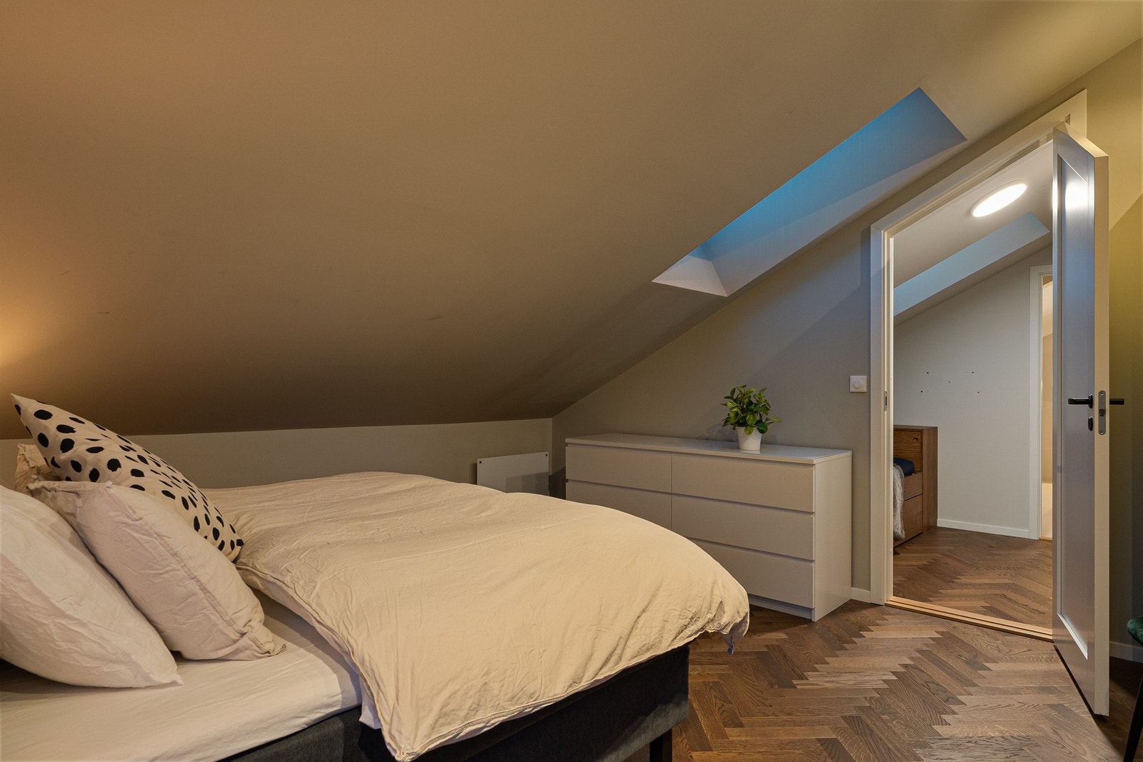 Soverom; målbart bruksareal på 10 kvm. Galleribilde