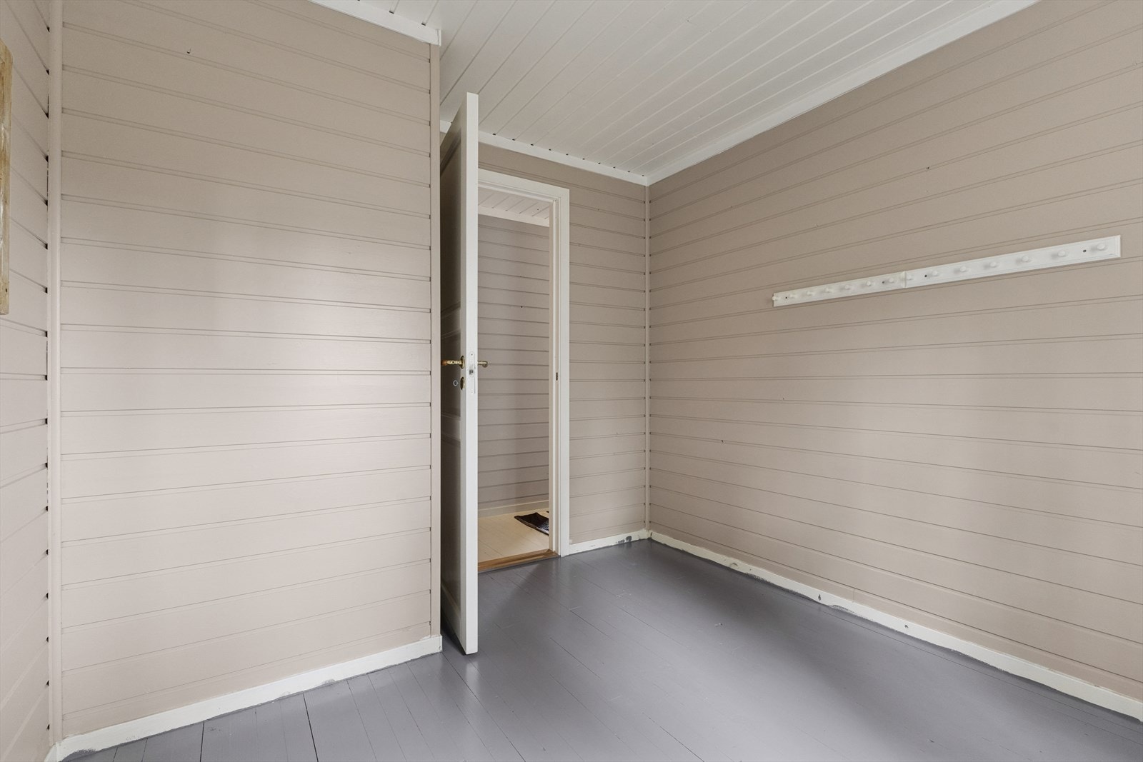 Det er to soverom i hytta Galleribilde